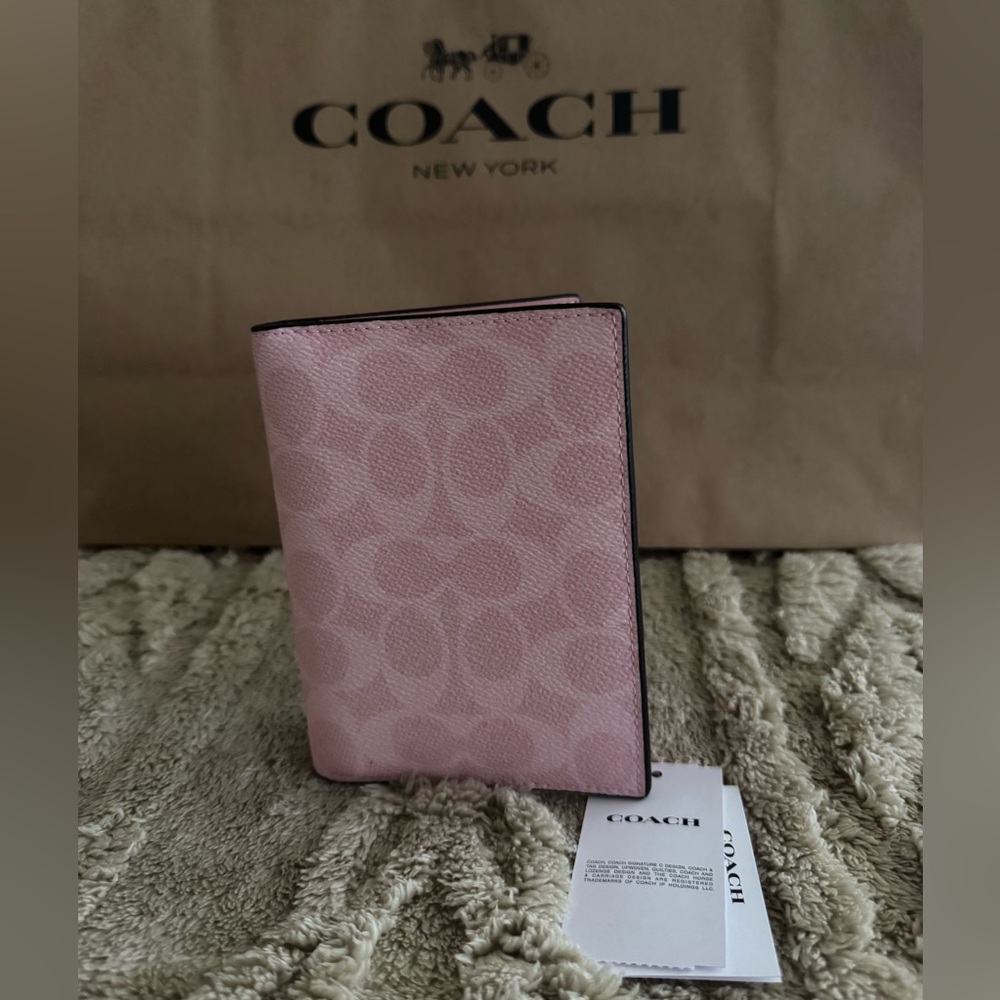 Coach Passport holder Powder Pink